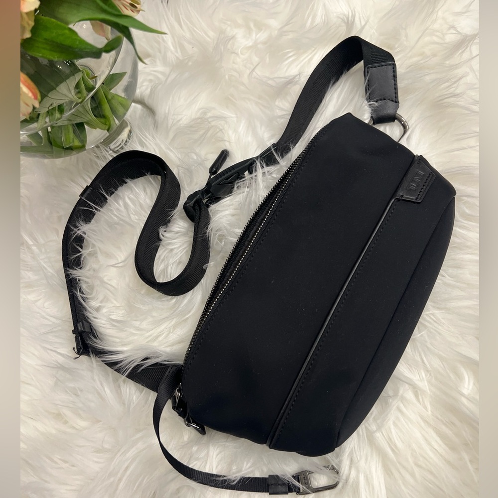 Tumi Harrison Daven Waist Pack -Black